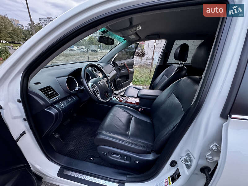 Внедорожник / Кроссовер Toyota Highlander 2012 в Киеве фото 32 Внедорожник / Кроссовер Toyota Highlander 2012 в Киеве