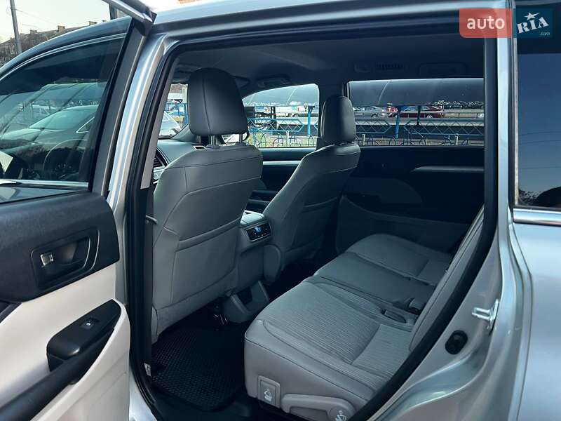 Внедорожник / Кроссовер Toyota Highlander 2019 в Киеве фото 13 Внедорожник / Кроссовер Toyota Highlander 2019 в Киеве