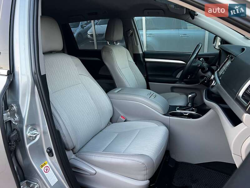 Внедорожник / Кроссовер Toyota Highlander 2019 в Киеве фото 11 Внедорожник / Кроссовер Toyota Highlander 2019 в Киеве