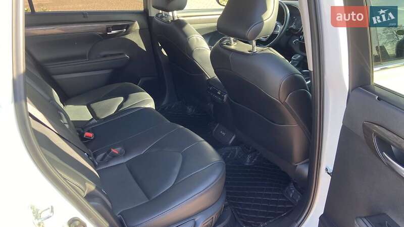 Внедорожник / Кроссовер Toyota Highlander 2023 в Хмельницком фото 7 Внедорожник / Кроссовер Toyota Highlander 2023 в Хмельницком