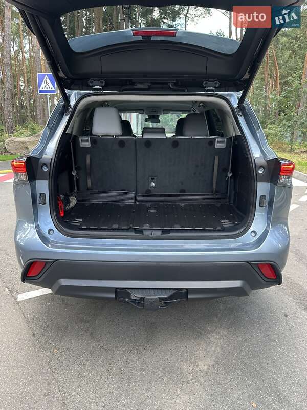 Позашляховик / Кросовер Toyota Highlander 2020 в Білогородці