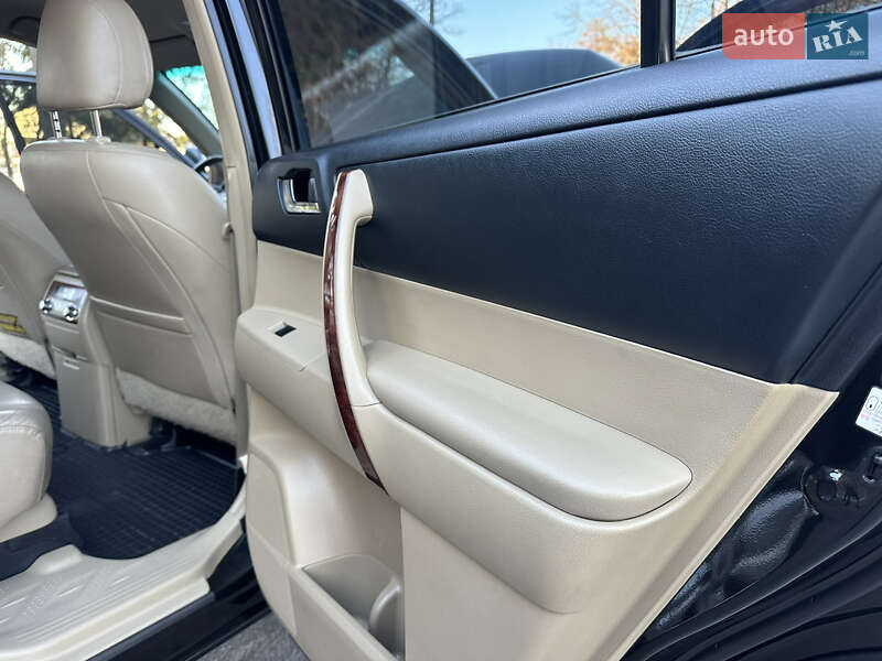 Позашляховик / Кросовер Toyota Highlander 2011 в Вінниці