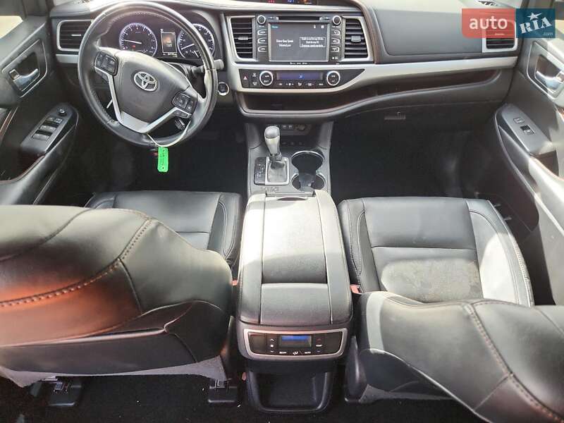 Внедорожник / Кроссовер Toyota Highlander 2018 в Киеве