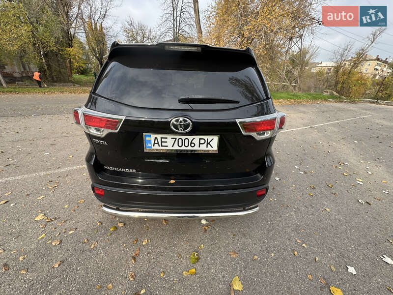 Позашляховик / Кросовер Toyota Highlander 2014 в Кривому Розі