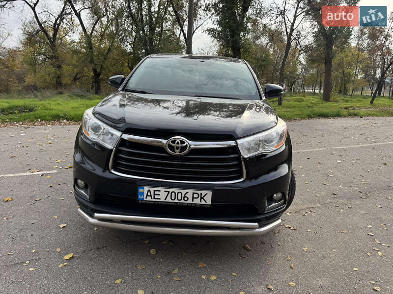 Позашляховик / Кросовер Toyota Highlander 2014 в Кривому Розі