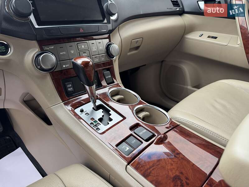 Внедорожник / Кроссовер Toyota Highlander 2013 в Днепре фото 13 Внедорожник / Кроссовер Toyota Highlander 2013 в Днепре