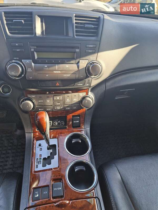 Позашляховик / Кросовер Toyota Highlander 2011 в Києві