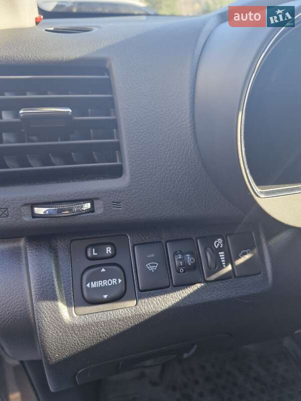 Позашляховик / Кросовер Toyota Highlander 2011 в Києві