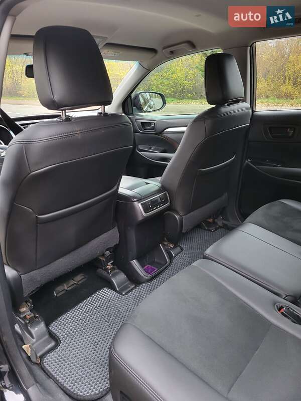 Внедорожник / Кроссовер Toyota Highlander 2014 в Кривом Роге фото 6 Внедорожник / Кроссовер Toyota Highlander 2014 в Кривом Роге