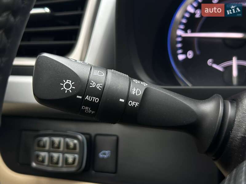 Внедорожник / Кроссовер Toyota Highlander 2016 в Киеве