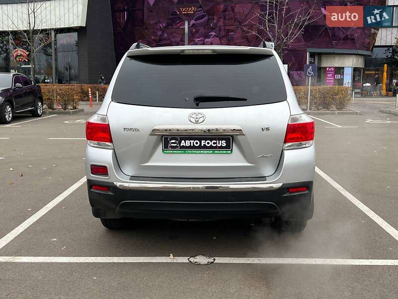 Внедорожник / Кроссовер Toyota Highlander 2011 в Киеве
