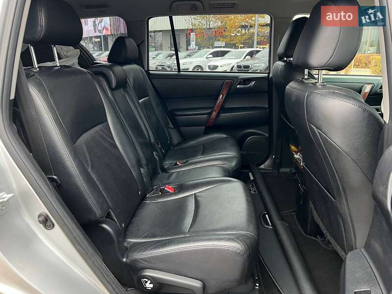 Внедорожник / Кроссовер Toyota Highlander 2011 в Киеве