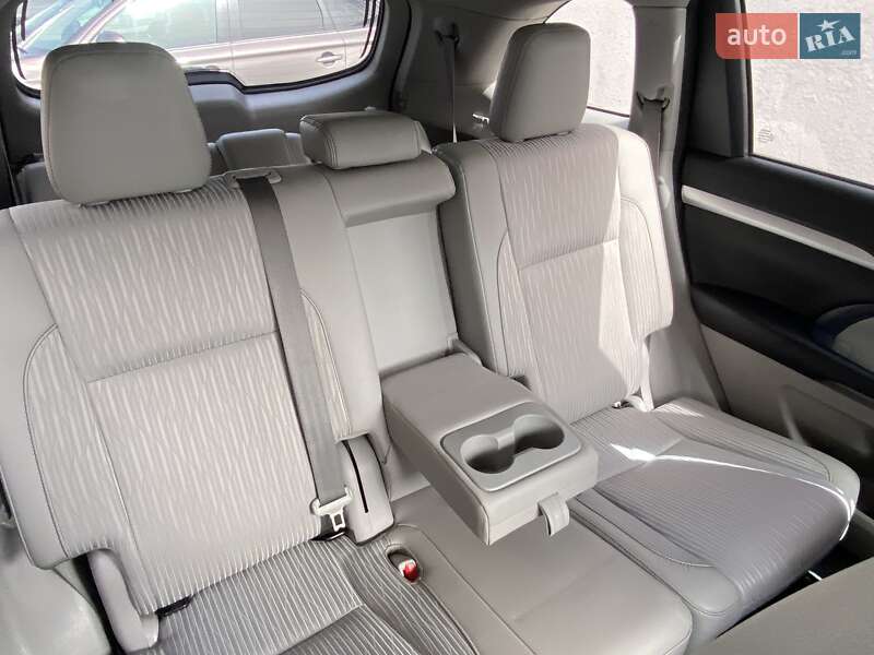 Внедорожник / Кроссовер Toyota Highlander 2018 в Киеве