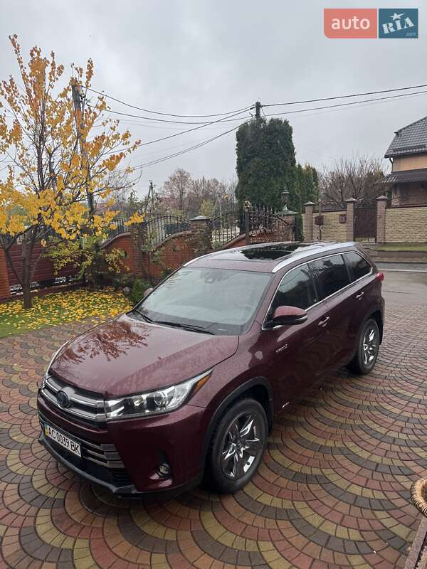 Позашляховик / Кросовер Toyota Highlander 2019 в Луцьку