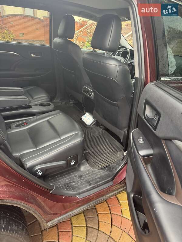 Позашляховик / Кросовер Toyota Highlander 2019 в Луцьку