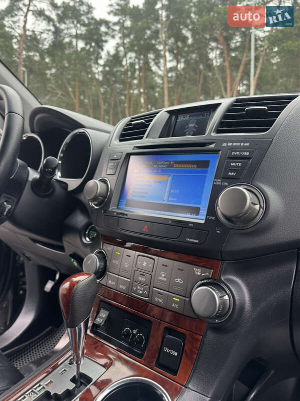Позашляховик / Кросовер Toyota Highlander 2013 в Києві