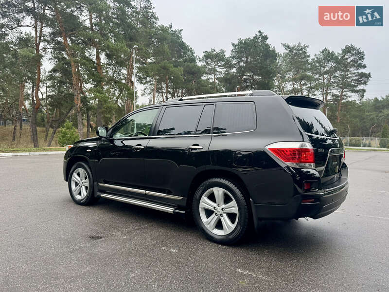 Позашляховик / Кросовер Toyota Highlander 2013 в Києві