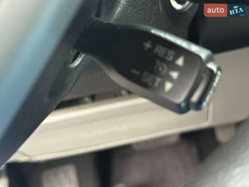 Внедорожник / Кроссовер Toyota Highlander 2016 в Днепре фото 2 Внедорожник / Кроссовер Toyota Highlander 2016 в Днепре