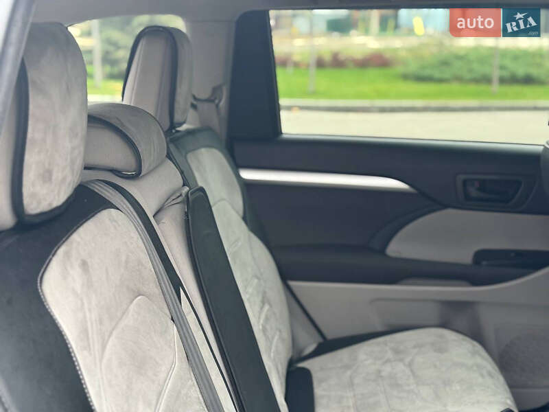 Внедорожник / Кроссовер Toyota Highlander 2016 в Днепре фото 22 Внедорожник / Кроссовер Toyota Highlander 2016 в Днепре