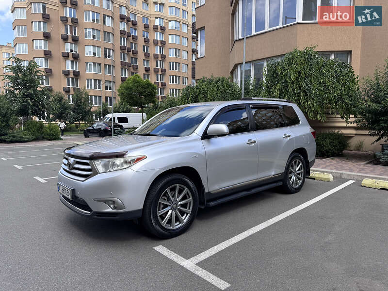 Позашляховик / Кросовер Toyota Highlander 2012 в Софіївській Борщагівці