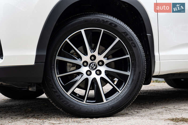 Позашляховик / Кросовер Toyota Highlander 2019 в Києві фото 19 Позашляховик / Кросовер Toyota Highlander 2019 в Києві