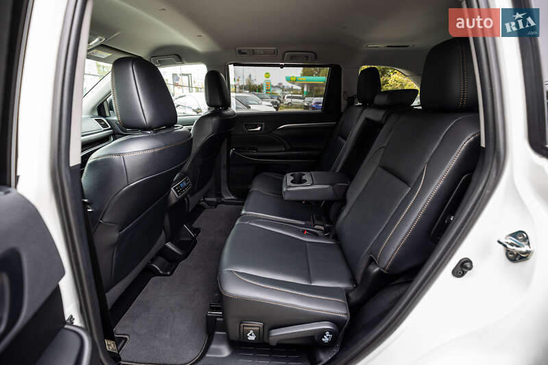 Позашляховик / Кросовер Toyota Highlander 2019 в Києві фото 51 Позашляховик / Кросовер Toyota Highlander 2019 в Києві