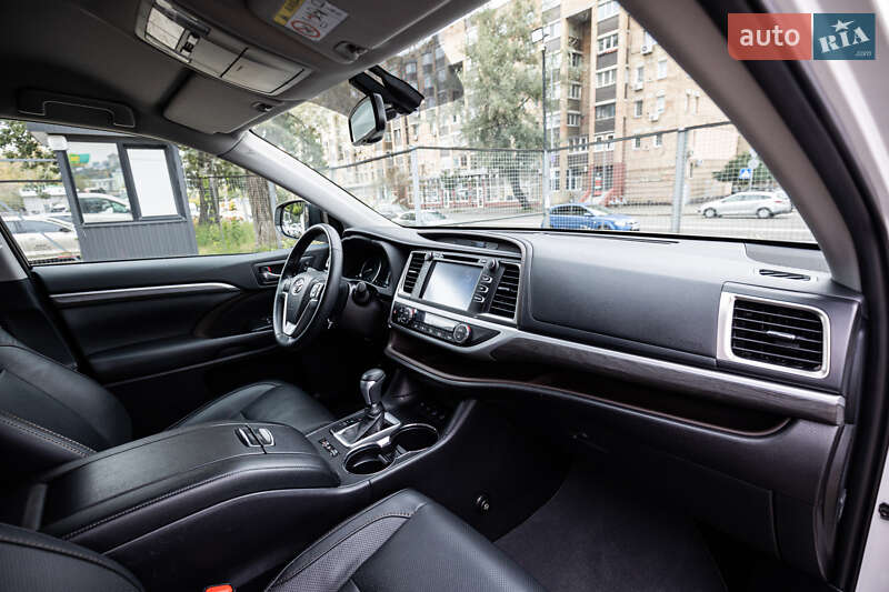 Позашляховик / Кросовер Toyota Highlander 2019 в Києві фото 66 Позашляховик / Кросовер Toyota Highlander 2019 в Києві