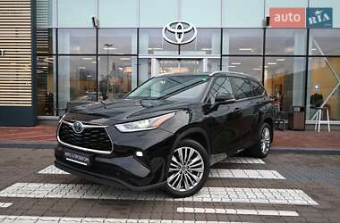 Позашляховик / Кросовер Toyota Highlander 2022 в Києві