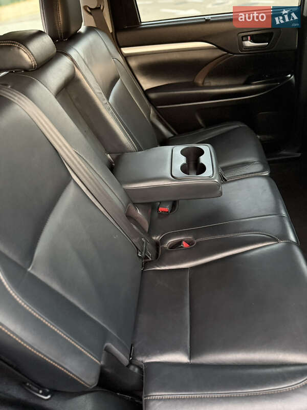 Внедорожник / Кроссовер Toyota Highlander 2017 в Киеве фото 14 Внедорожник / Кроссовер Toyota Highlander 2017 в Киеве