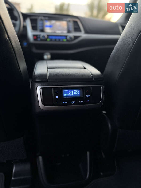 Внедорожник / Кроссовер Toyota Highlander 2017 в Киеве фото 31 Внедорожник / Кроссовер Toyota Highlander 2017 в Киеве