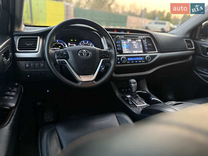 Внедорожник / Кроссовер Toyota Highlander 2017 в Киеве фото 32 Внедорожник / Кроссовер Toyota Highlander 2017 в Киеве