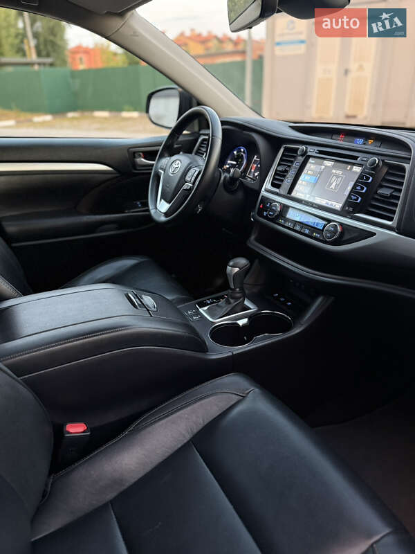 Внедорожник / Кроссовер Toyota Highlander 2017 в Киеве фото 39 Внедорожник / Кроссовер Toyota Highlander 2017 в Киеве