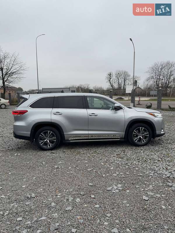 Внедорожник / Кроссовер Toyota Highlander 2017 в Бродах