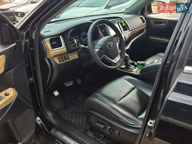 Внедорожник / Кроссовер Toyota Highlander 2017 в Киеве фото 14 Внедорожник / Кроссовер Toyota Highlander 2017 в Киеве