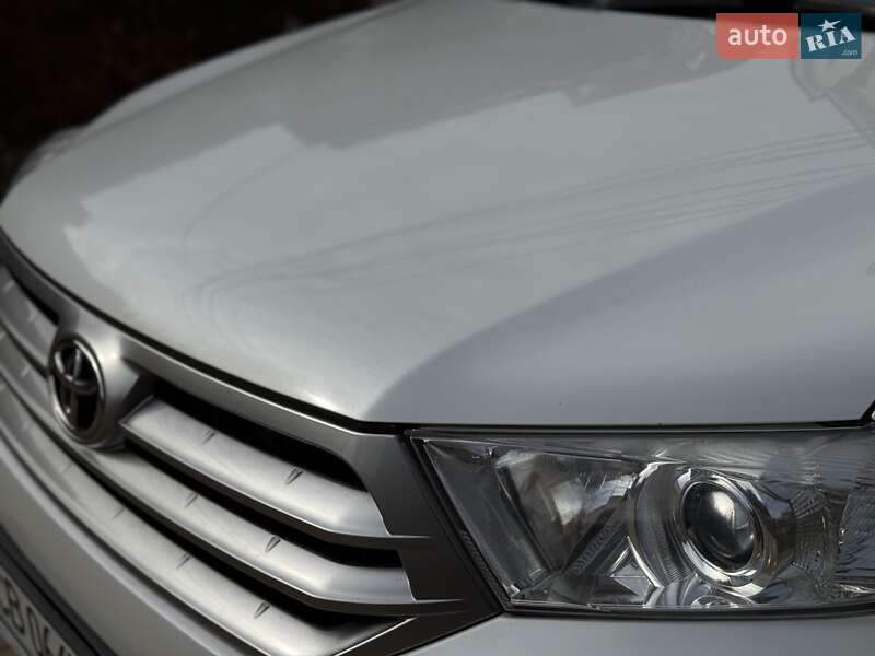 Внедорожник / Кроссовер Toyota Highlander 2011 в Одессе