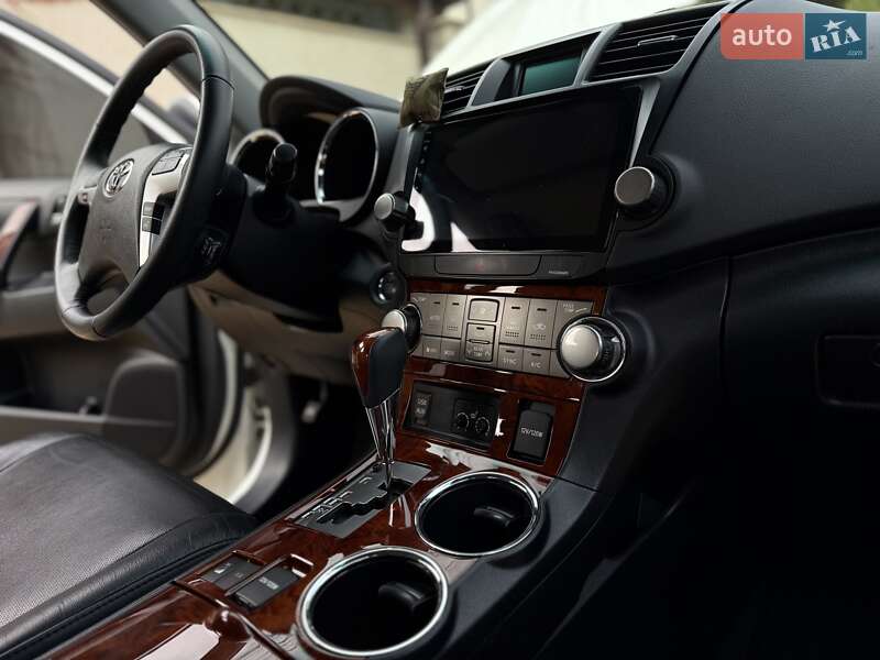 Внедорожник / Кроссовер Toyota Highlander 2011 в Одессе