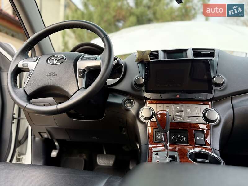 Внедорожник / Кроссовер Toyota Highlander 2011 в Одессе