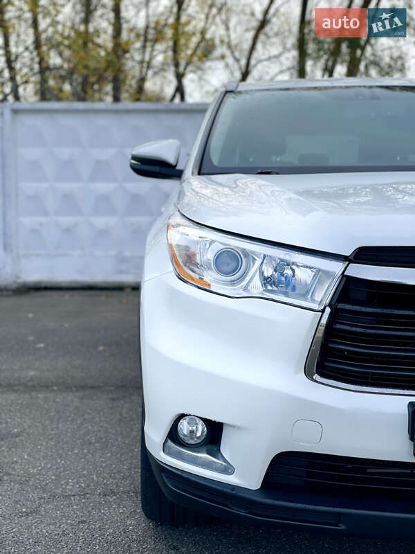 Внедорожник / Кроссовер Toyota Highlander 2016 в Киеве