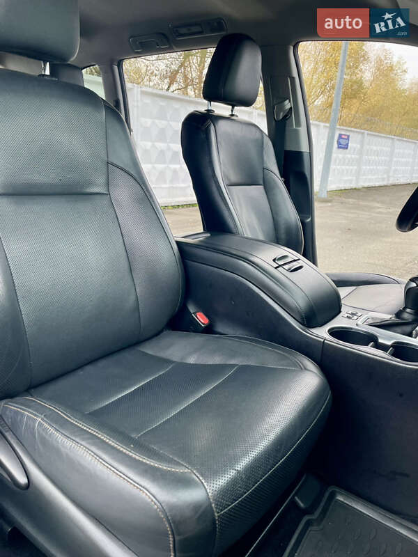 Внедорожник / Кроссовер Toyota Highlander 2016 в Киеве