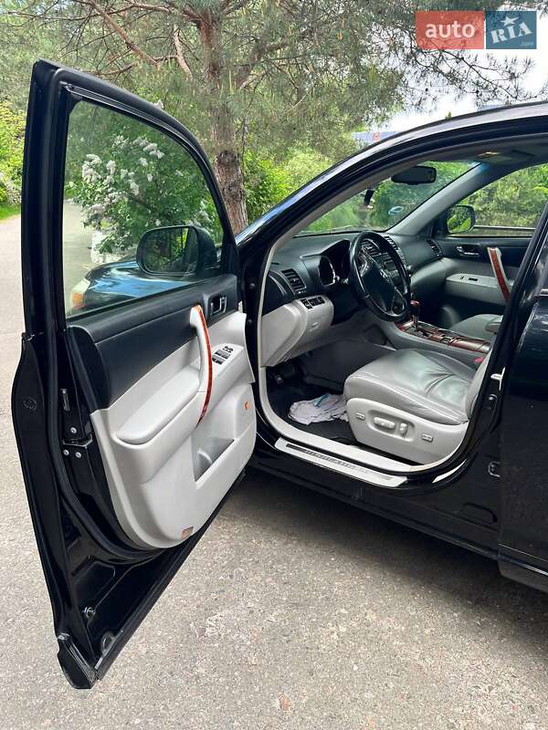 Позашляховик / Кросовер Toyota Highlander 2008 в Києві