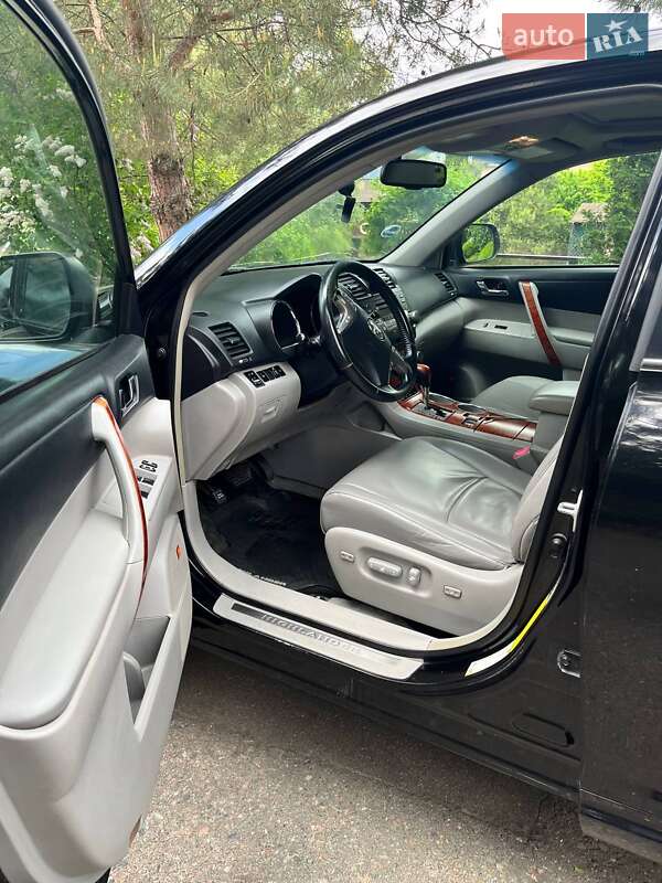 Позашляховик / Кросовер Toyota Highlander 2008 в Києві