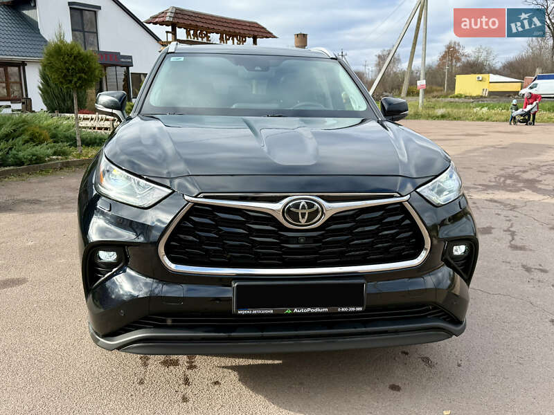 Внедорожник / Кроссовер Toyota Highlander 2022 в Киеве