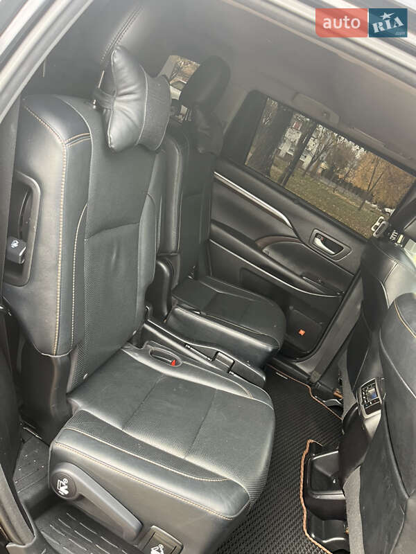 Внедорожник / Кроссовер Toyota Highlander 2016 в Киеве фото 16 Внедорожник / Кроссовер Toyota Highlander 2016 в Киеве