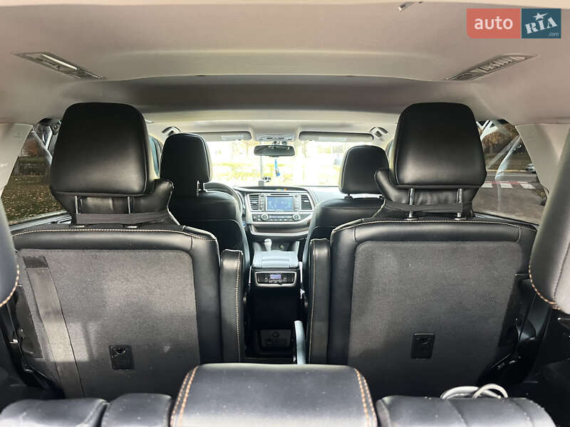 Внедорожник / Кроссовер Toyota Highlander 2016 в Киеве фото 29 Внедорожник / Кроссовер Toyota Highlander 2016 в Киеве
