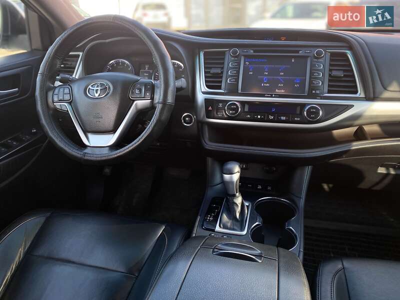 Позашляховик / Кросовер Toyota Highlander 2014 в Києві