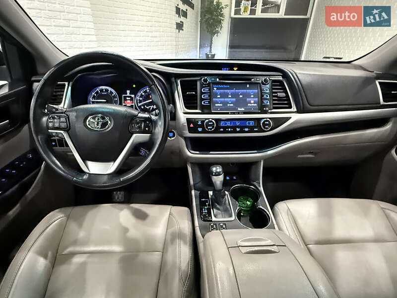 Внедорожник / Кроссовер Toyota Highlander 2016 в Одессе