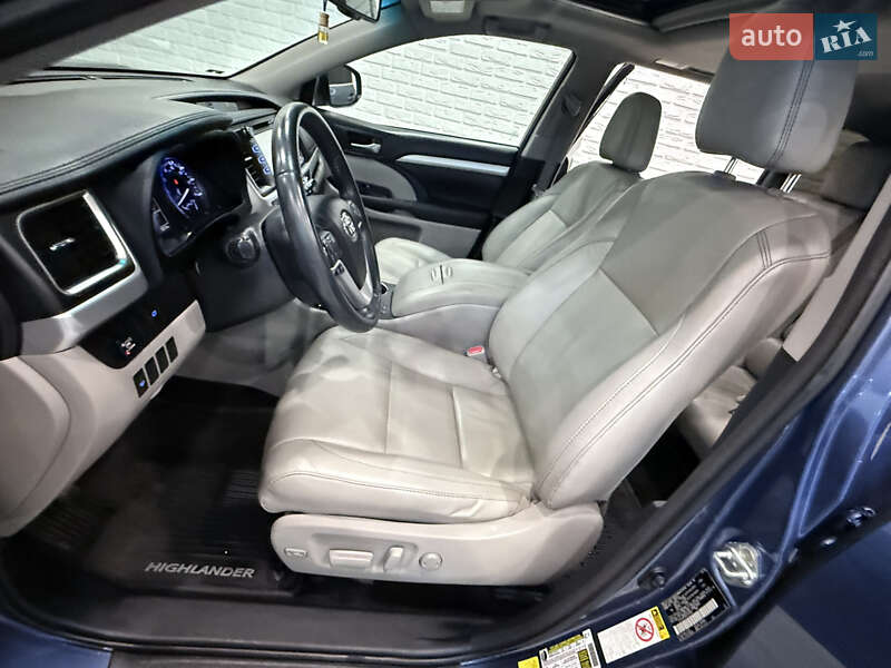 Внедорожник / Кроссовер Toyota Highlander 2016 в Одессе