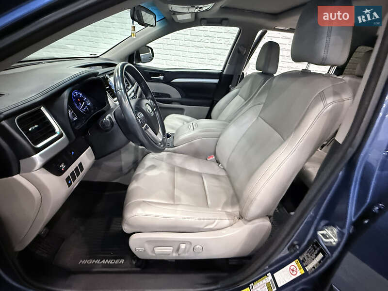 Внедорожник / Кроссовер Toyota Highlander 2016 в Одессе