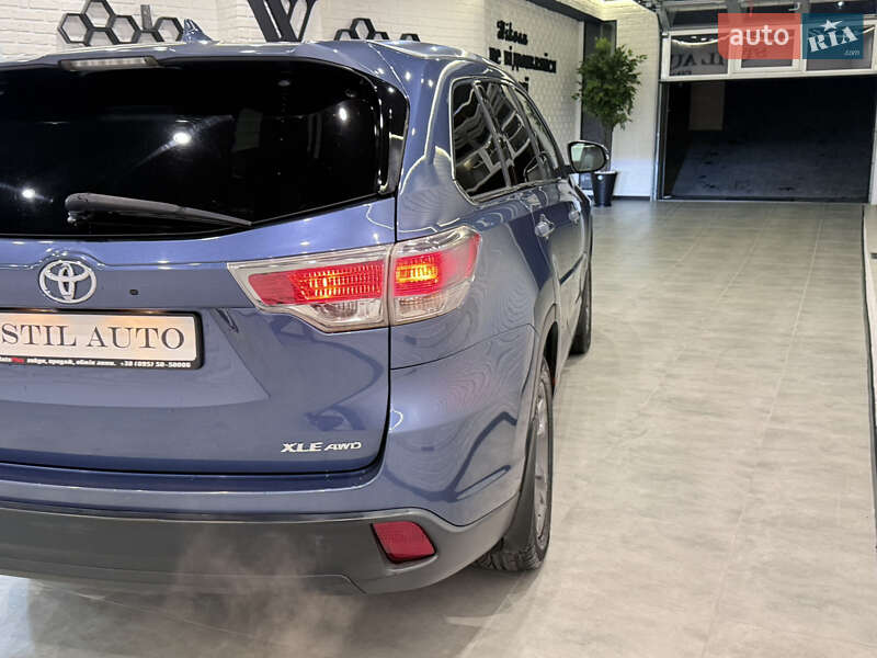 Внедорожник / Кроссовер Toyota Highlander 2016 в Одессе