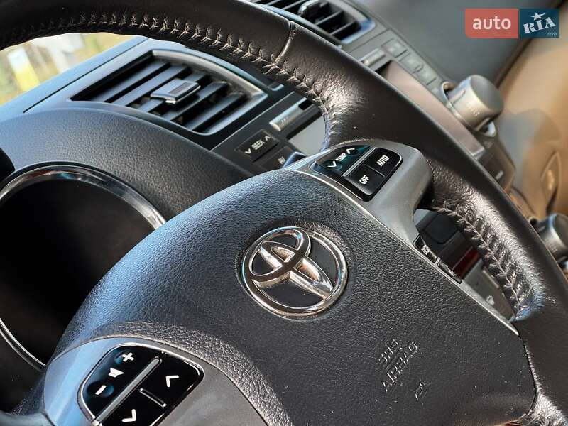 Внедорожник / Кроссовер Toyota Highlander 2012 в Ахтырке фото 27 Внедорожник / Кроссовер Toyota Highlander 2012 в Ахтырке